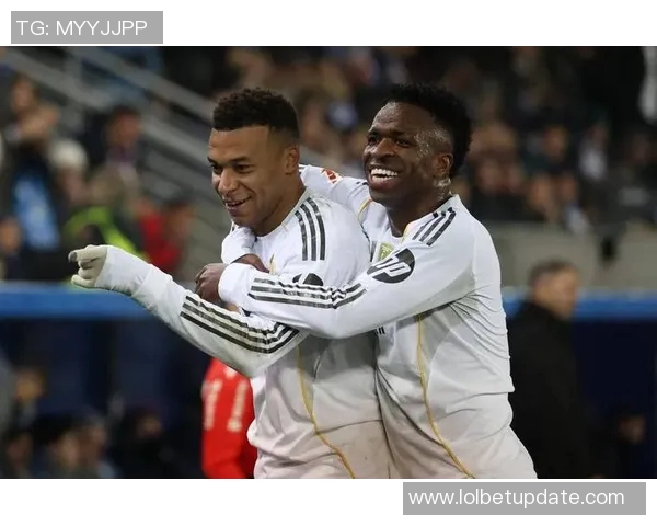 意甲精彩对决本菲卡三球大胜里昂帽子戏法点燃全场激情